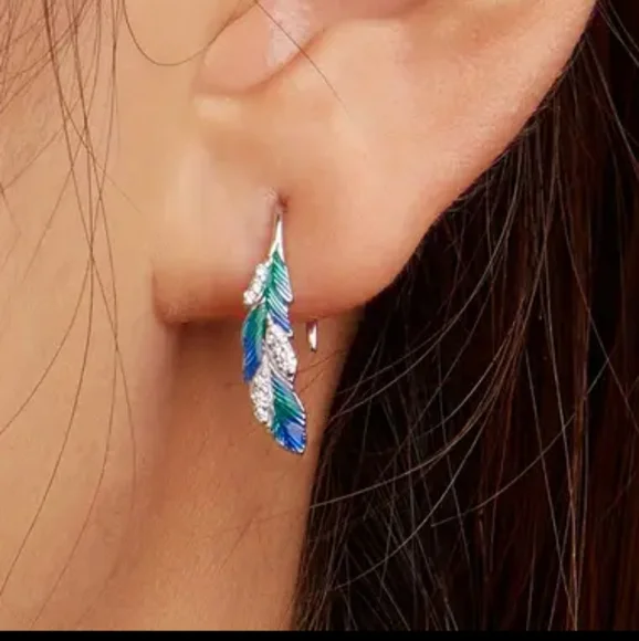 Elegant Sterling Silver Feather Earrings - Picture 2 of 16